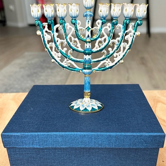 Menorah Hanukkah  Hand Painted Brass Enamel  NWB 6” By 6” Blue Teal Gold - Picture 15 of 16